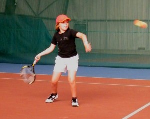 Apprendre le coup droit: exercice pour débutant au tennis!