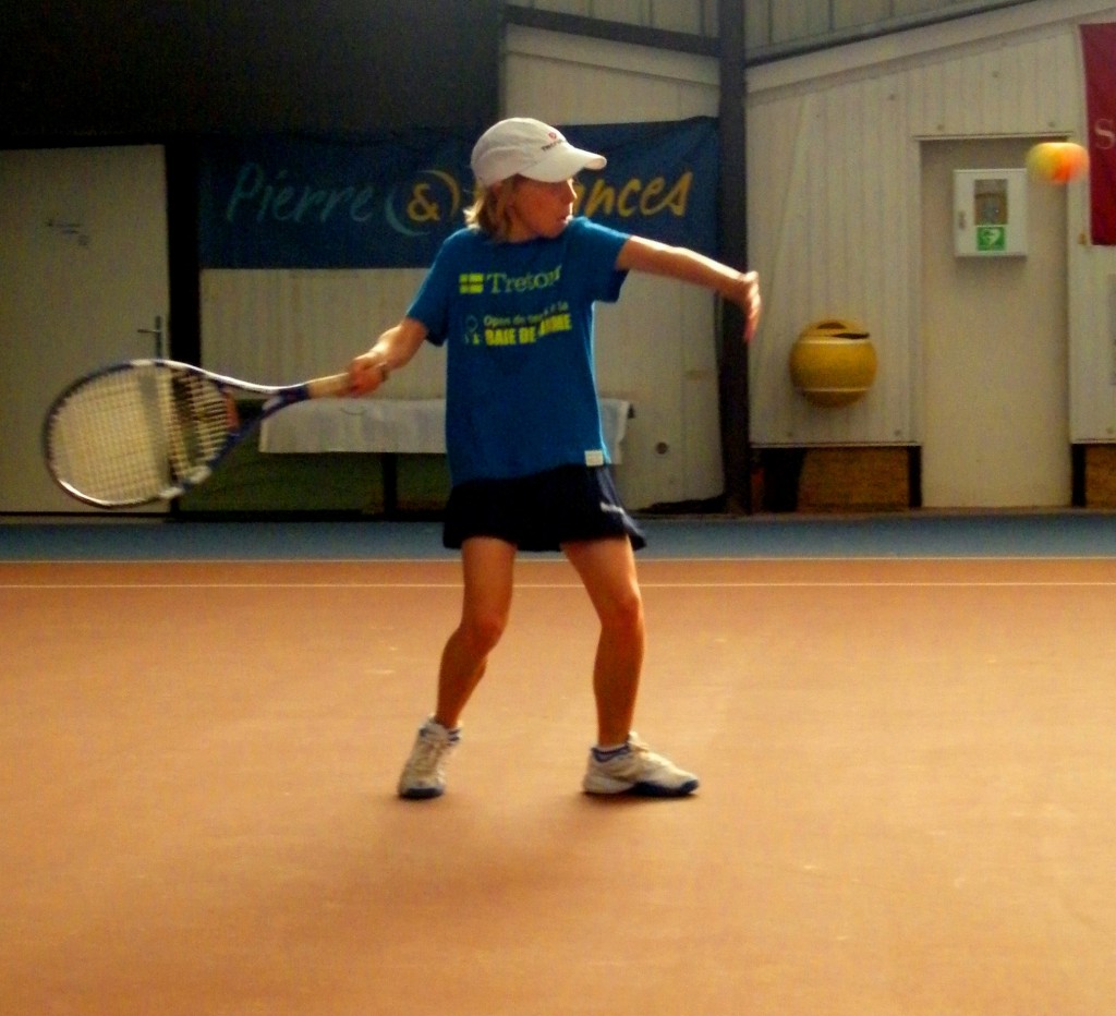 Apprendre le coup droit exercice pour débutant au tennis! TENNIS Attitude